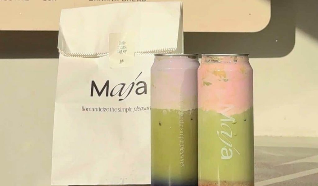 Matcha at Maja Café – Outdoor Bar Moment Matcha latte served at the outdoor bar of Maja Café.