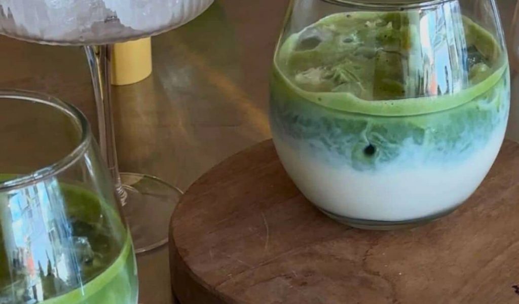 Rou Specialty Coffee – Minimalist Matcha Moment Matcha latte in a ceramic cup at Rou Specialty Coffee.