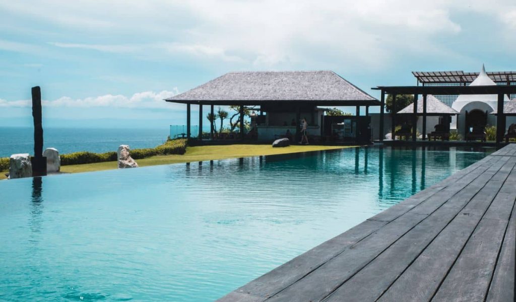 The Istana – Sunset View Pool Infinity pool at The Istana overlooking the cliffs of Uluwatu