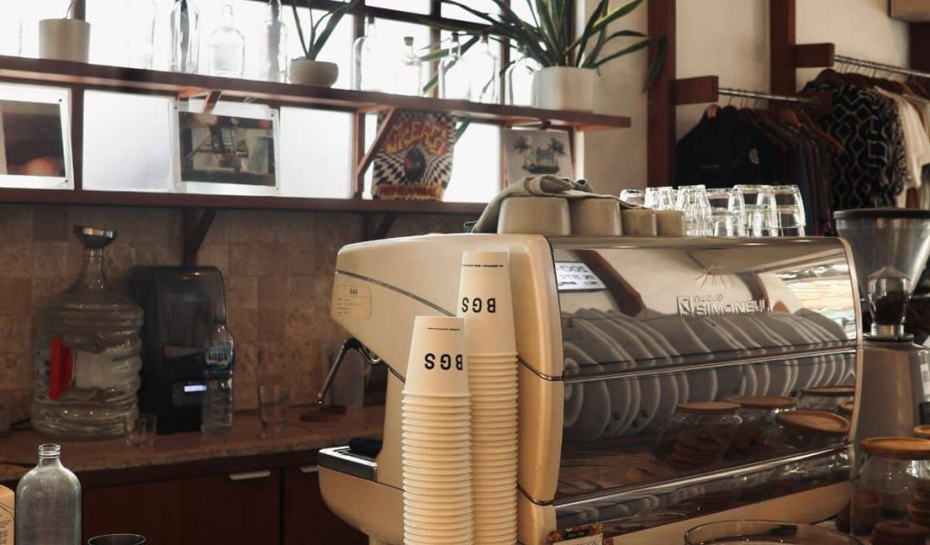 BGS – Surf café with dog-friendly spirit Coffee spot BGS café in Uluwatu