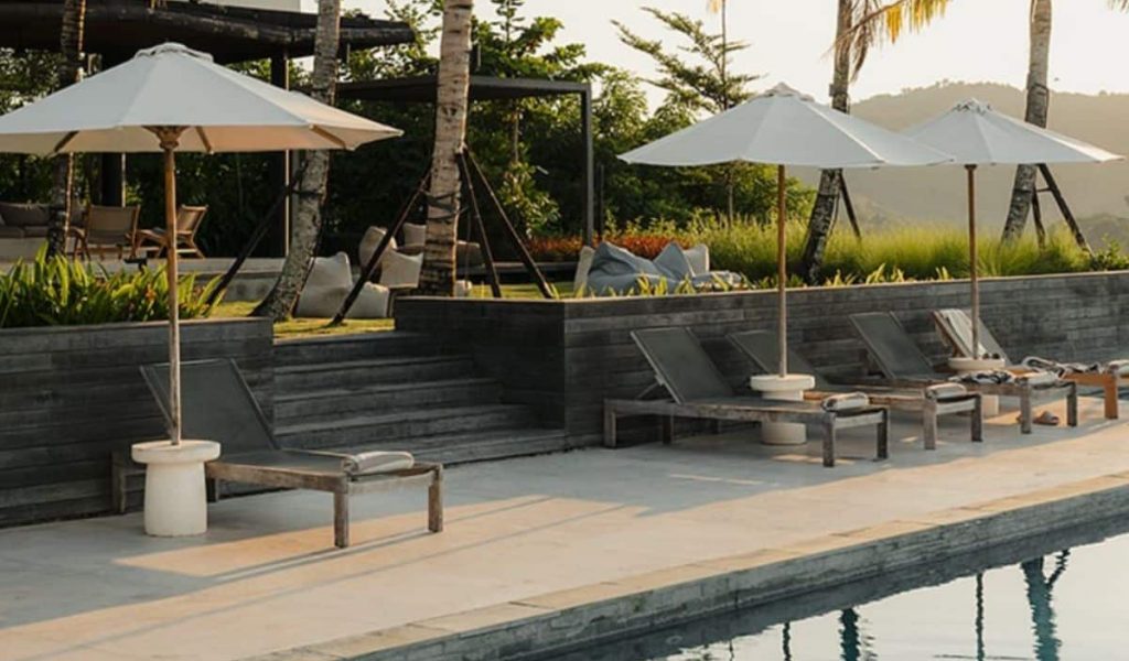 Somewhere Lombok – Outdoor Pool & Nature Poolside view at Somewhere Lombok with natural surroundings