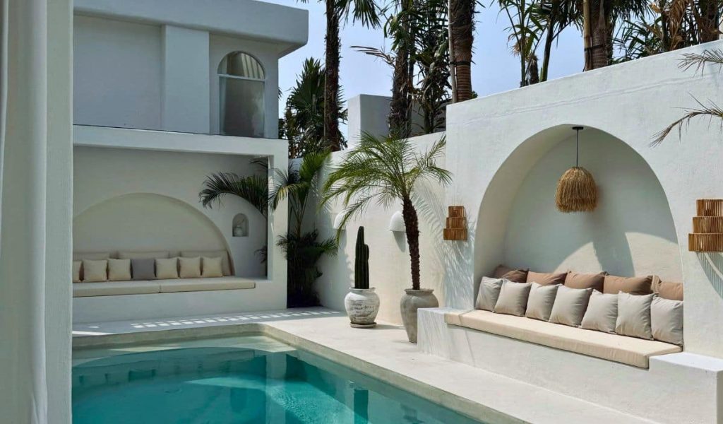 Modern Outdoor Pool at Mazari Villas Modern outdoor pool area at Mazari Villas with minimalist design