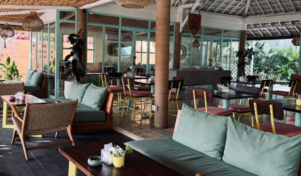 Warung Local Uluwatu – Authentic Indonesian Food Traditional Indonesian warung interior in Uluwatu serving affordable local dishes